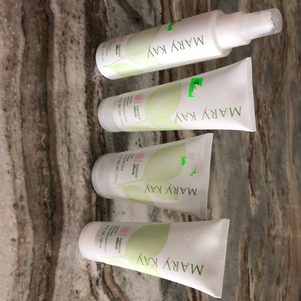 Mary Kay botanical effects set Include